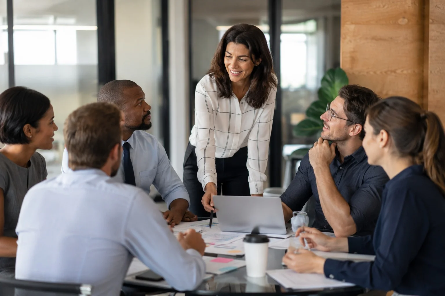 About Us 1 Stronger leaders and smarter teams
